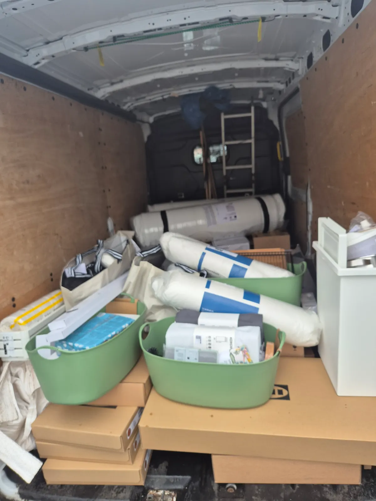 Alles im Transporter